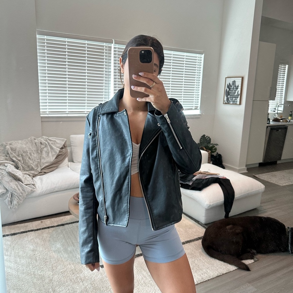 Leather jacket - Picture 3 of 3